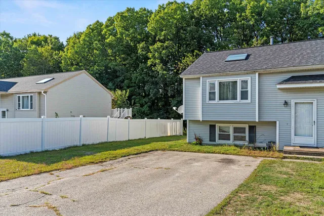 $339,900 | 90 L Derryfield Road, Derry, NH 03038