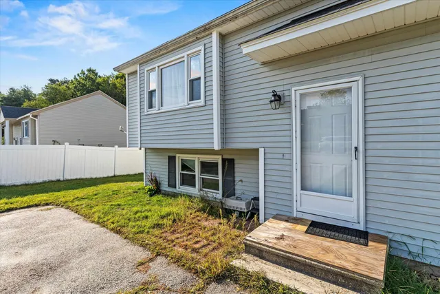 $339,900 | 90 L Derryfield Road, Derry, NH 03038