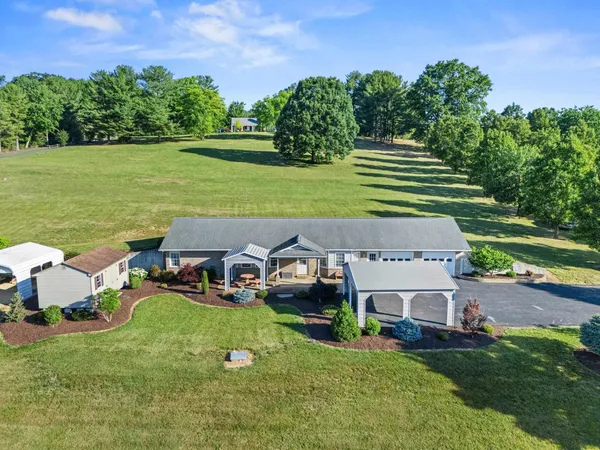 $375,000 | 963 Lee Jackson Highway, Staunton, VA 24401