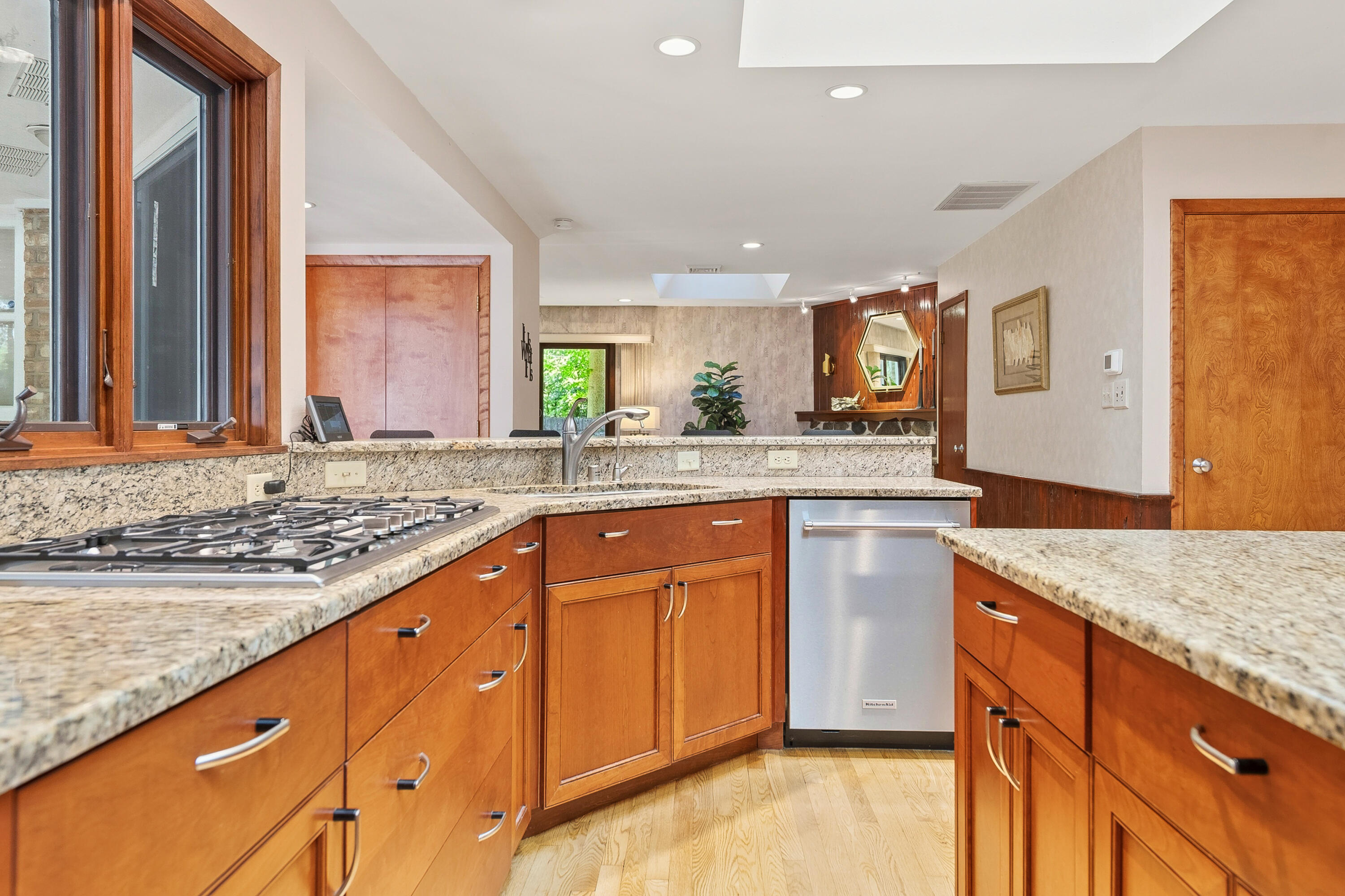 2336 West Green Tree Road Glendale, WI 53209 - Photo 12 of 58 Kitchen