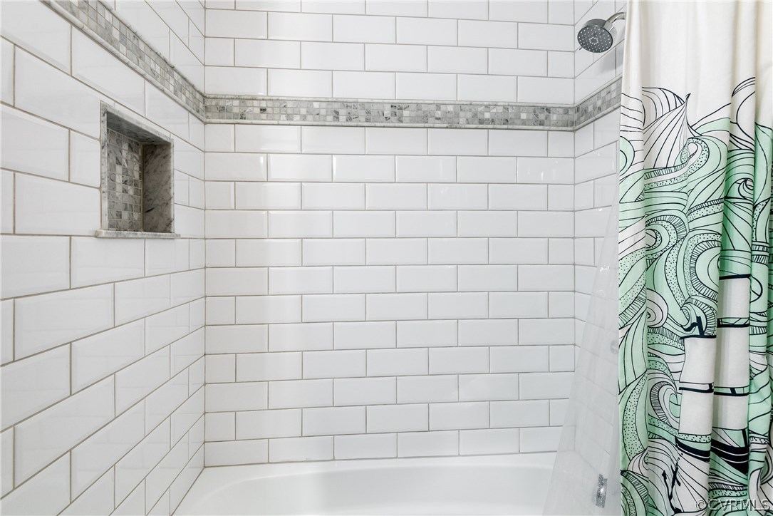 8414 Rubimont Road Richmond, VA 23235 - Photo 17 of 43 Decorative tile inset.