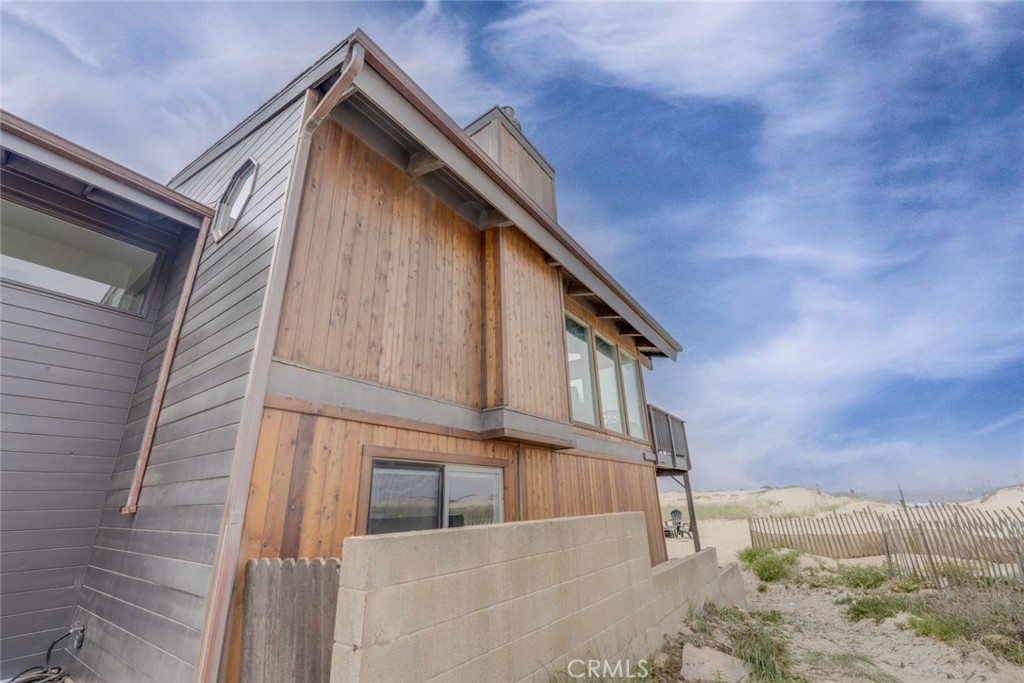 1612 Strand Way Oceano, CA 93445 - Photo 24 of 27 a view of balcony