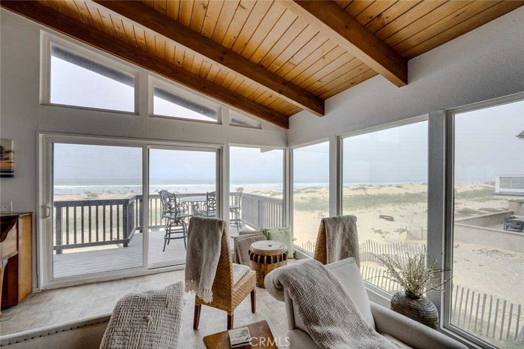 1612 Strand Way Oceano, CA 93445 - Photo 10 of 27 a living room with furniture