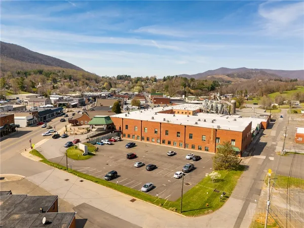 $399,900 | 108 South Jefferson Avenue, Unit 108, West Jefferson, NC 28694