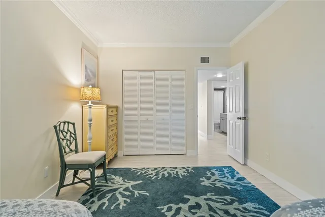 a view of a livingroom with furniture
