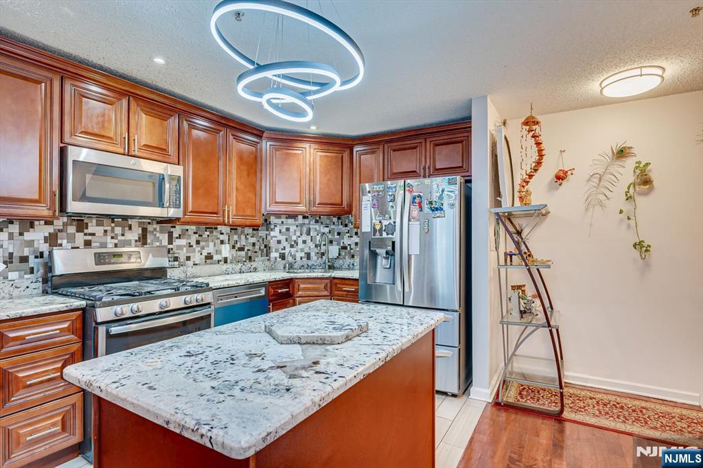 202 Prestwick Way, Unit 202 Edison, NJ 08820 - Photo 13 of 34
