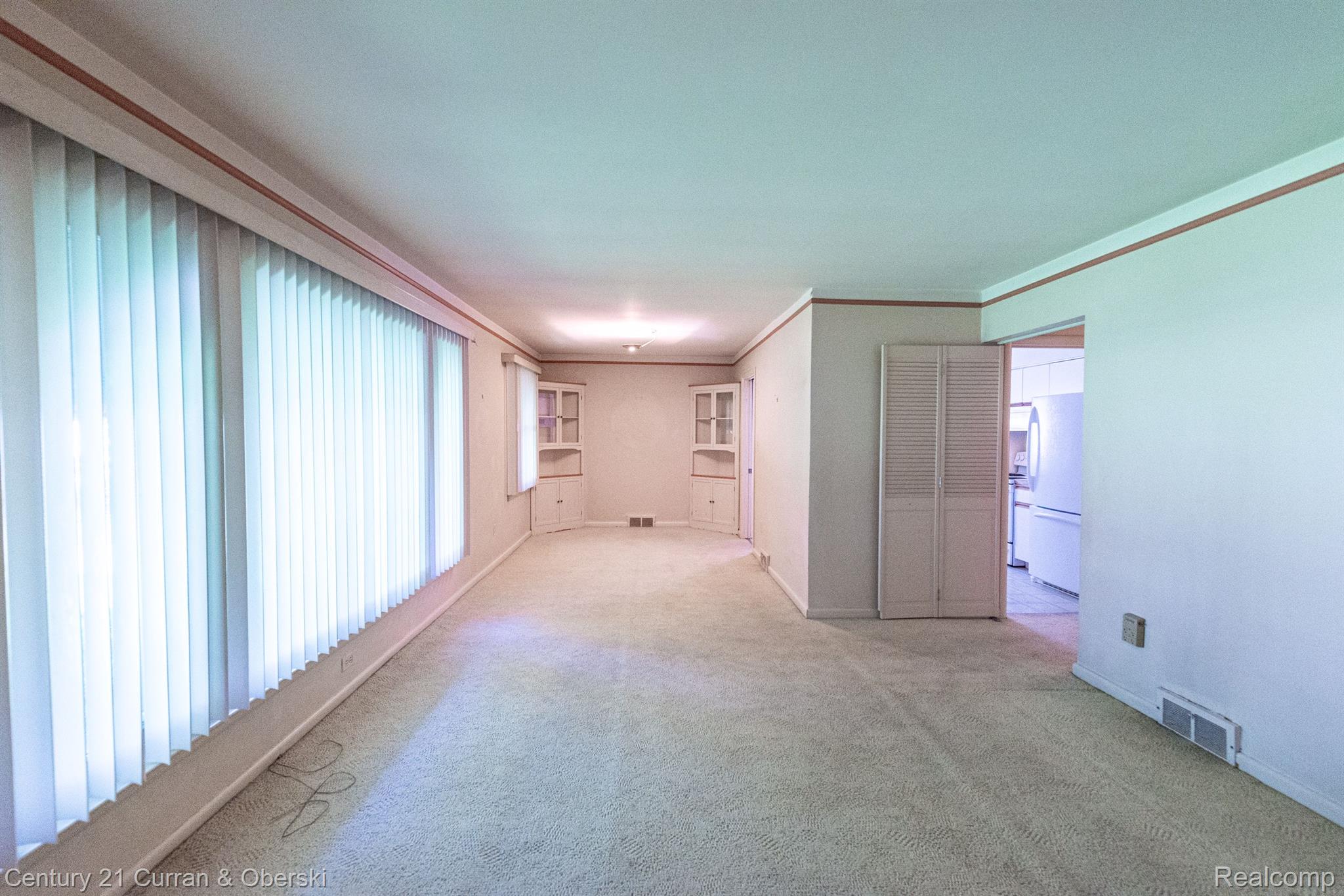 3621 Rockingham Road Royal Oak, MI 48073 - Photo 7 of 21 Huge loving room