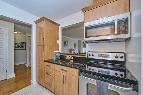 $435,000 | 289 Essex Street, Unit 308, Salem, MA 01970