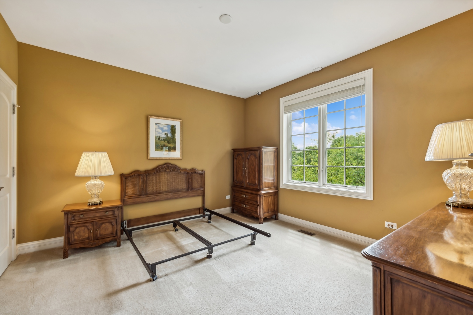 9 Willowcrest Drive, Unit 9 Oak Brook, IL 60523 - Photo 19 of 37 a living room with furniture and a window