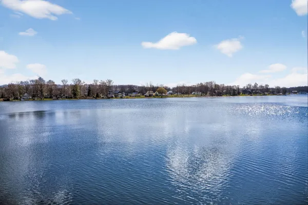 $550,000 | 65721 North Drive, Cassopolis, MI 49031