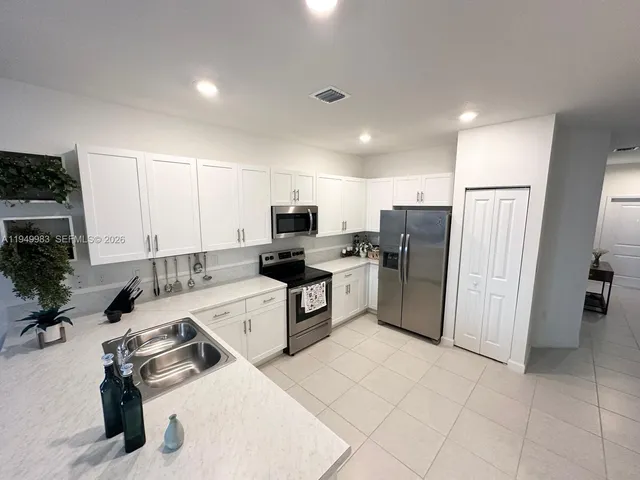$3,000 | 13403 Southwest 287th Terrace, Homestead, FL 33033