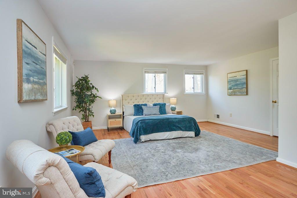 3803 Ridge Road Annandale, VA 22003 - Photo 11 of 33 First floor master bedroom with sitting area