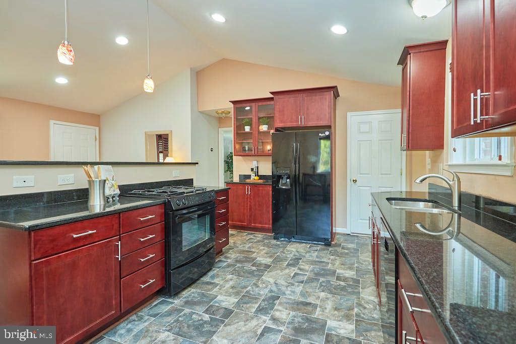 3803 Ridge Road Annandale, VA 22003 - Photo 6 of 33 Abundant counter space and cabinets