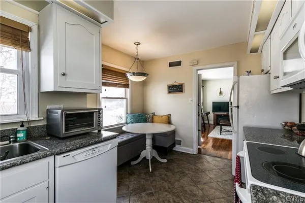 $2,200 | 105 Salem Road, DeWitt, NY 13214