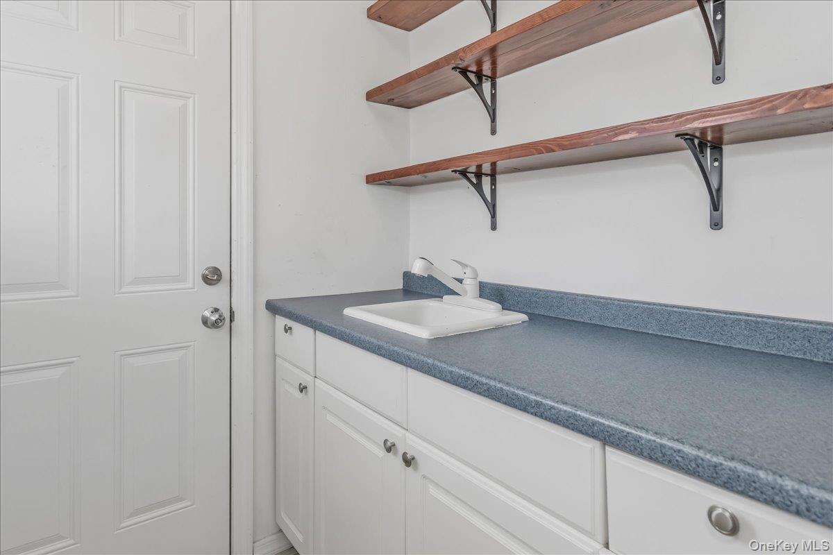 11 Jeanne Road Lake Grove, NY 11755 - Photo 14 of 25