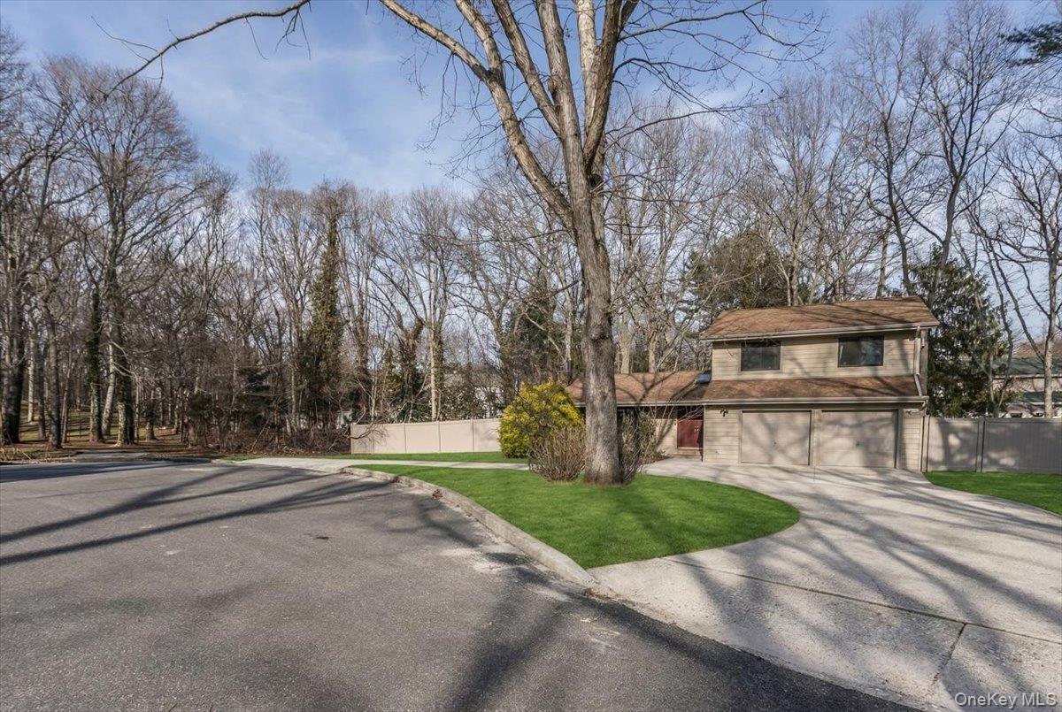 11 Jeanne Road Lake Grove, NY 11755 - Photo 2 of 25