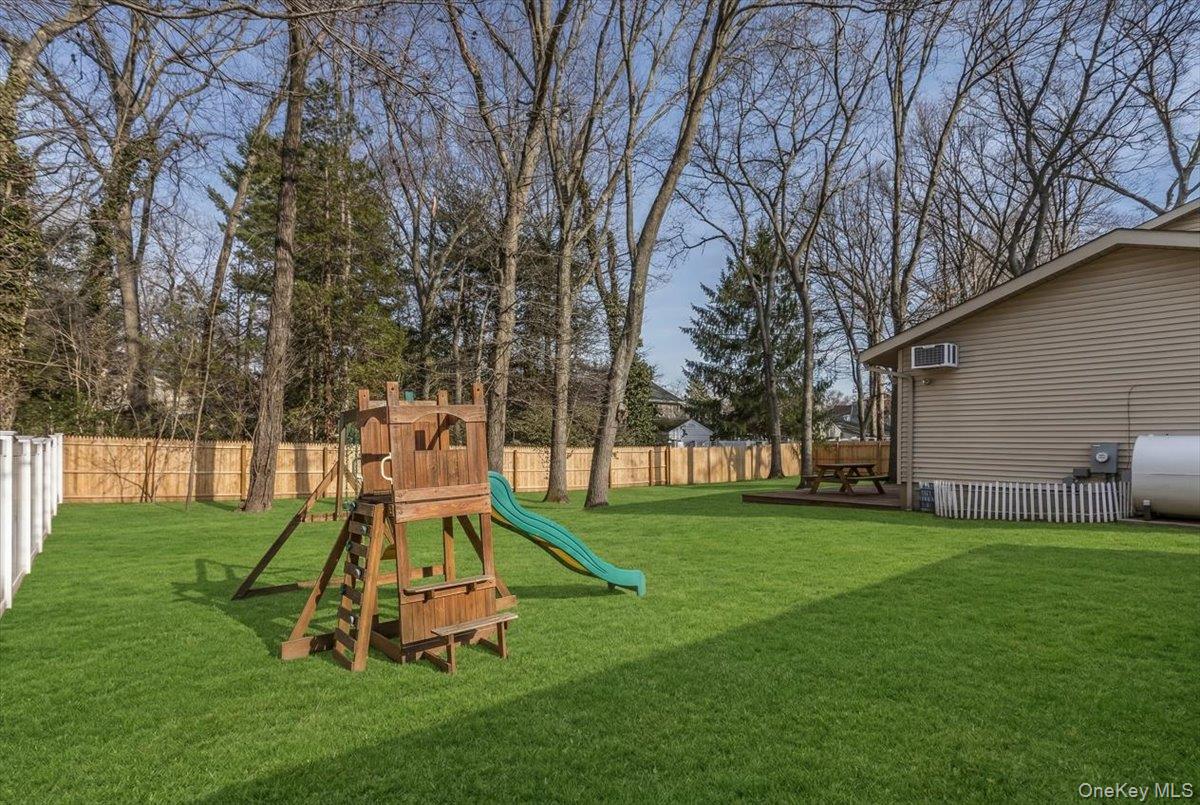 11 Jeanne Road Lake Grove, NY 11755 - Photo 23 of 25