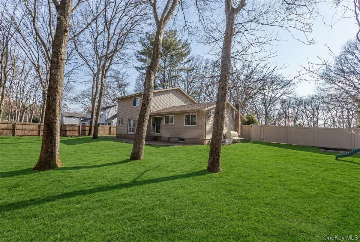 11 Jeanne Road Lake Grove, NY 11755 - Photo 24 of 25