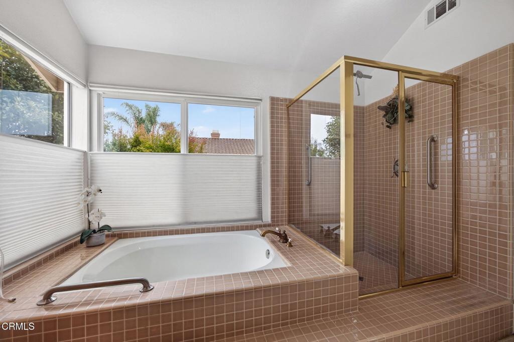 2220 Pebble Beach Trail Oxnard, CA 93036 - Photo 38 of 76
