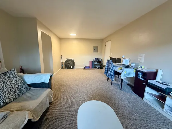 $2,200 | 69 Newton Street, Unit 11, Waltham, MA 02453