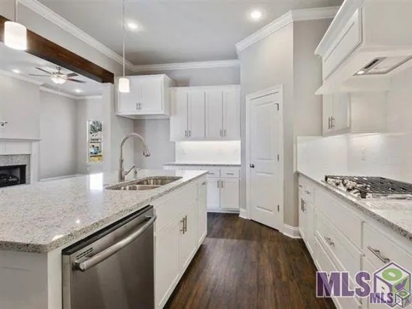 $2,400 | 13420 Belle Prairie Drive, Geismar, LA 70734