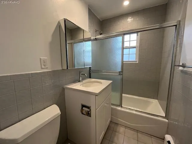 $2,300 | 84 Shore Road, Unit D2, Port Washington, NY 11050