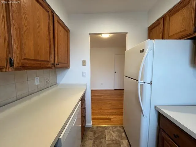 $2,300 | 84 Shore Road, Unit D2, Port Washington, NY 11050