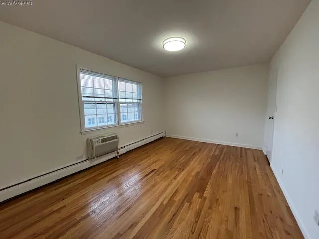 $2,300 | 84 Shore Road, Unit D2, Port Washington, NY 11050