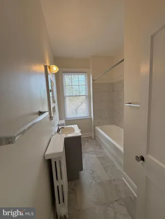 $1,750 | 702 Prince Edward Street, Unit 5, Fredericksburg, VA 22401