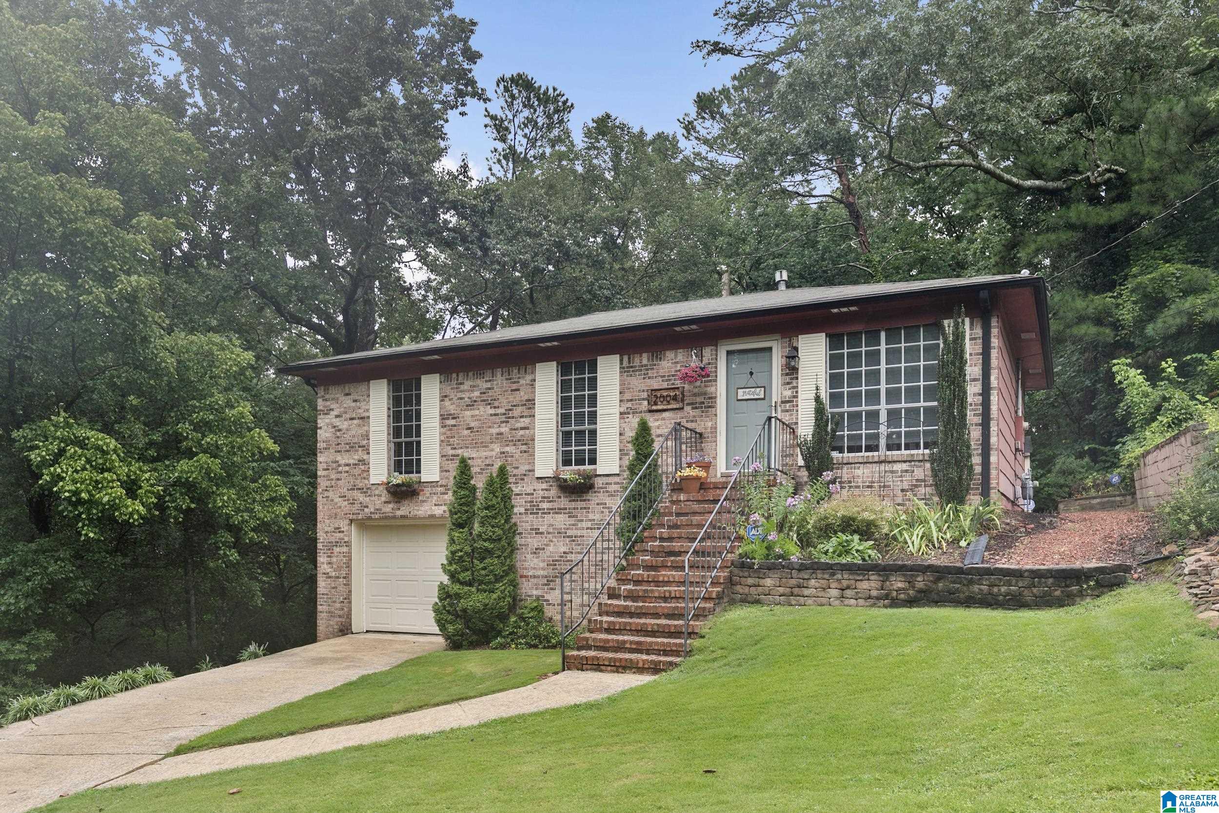 2004 Kenneth Street Fultondale, AL 35068 - Photo 2 of 27