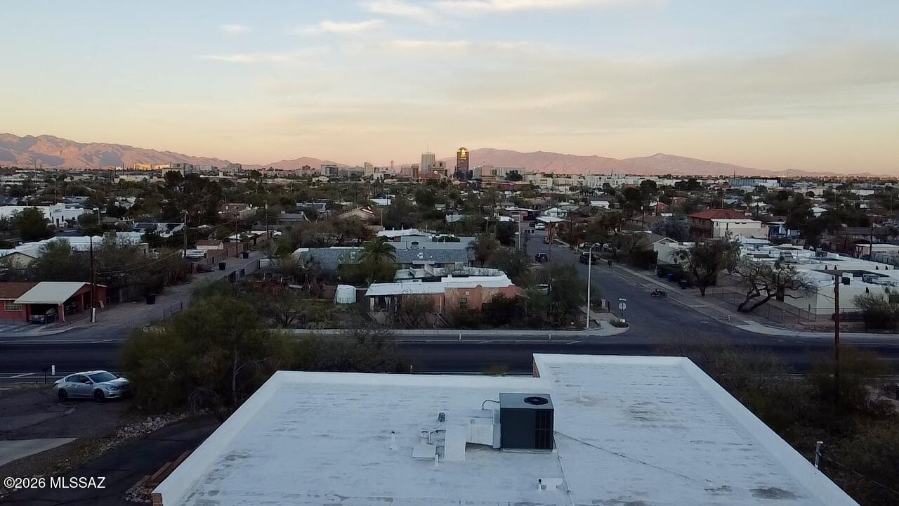 37 North Silverbell Road Tucson, AZ 85745 - Photo 28 of 31 a view of a city