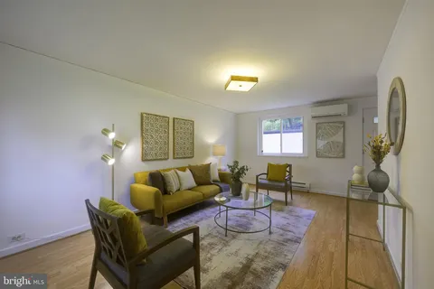 $275,000 | 2 C Gardenway, Greenbelt, MD 20770