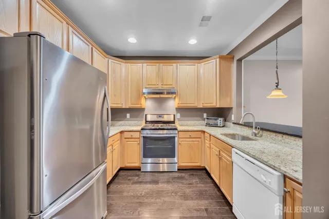 $345,000 | 540 Cranbury Road, Unit 219, East Brunswick, NJ 08816