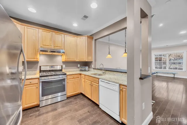 $345,000 | 540 Cranbury Road, Unit 219, East Brunswick, NJ 08816