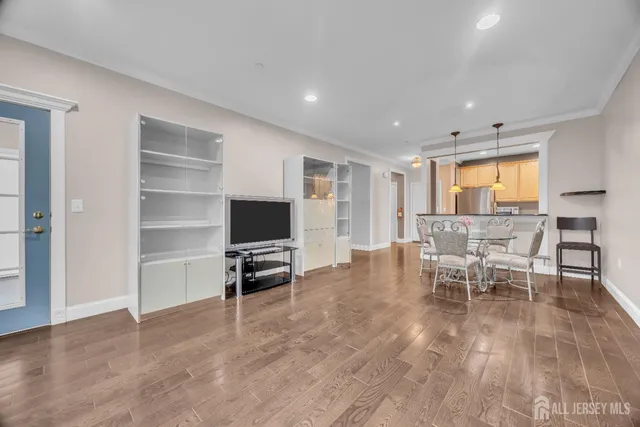 $345,000 | 540 Cranbury Road, Unit 219, East Brunswick, NJ 08816