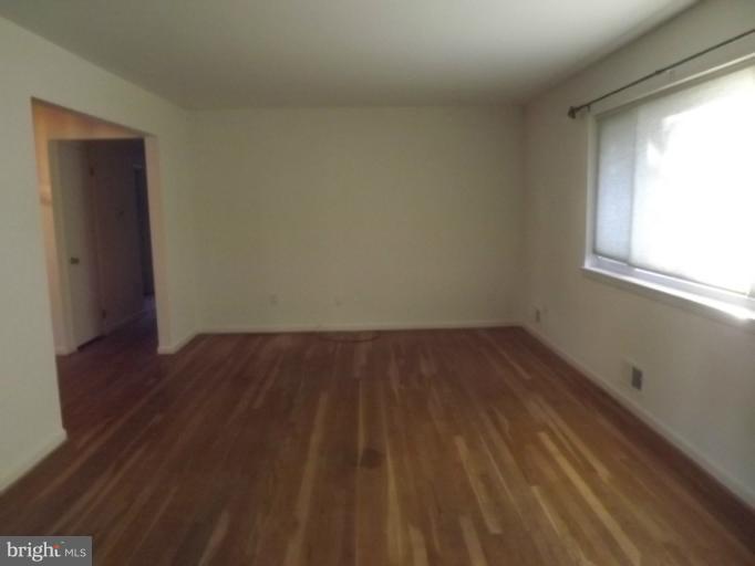 6 David Court Silver Spring, MD 20904 - Photo 3 of 19 Living Room