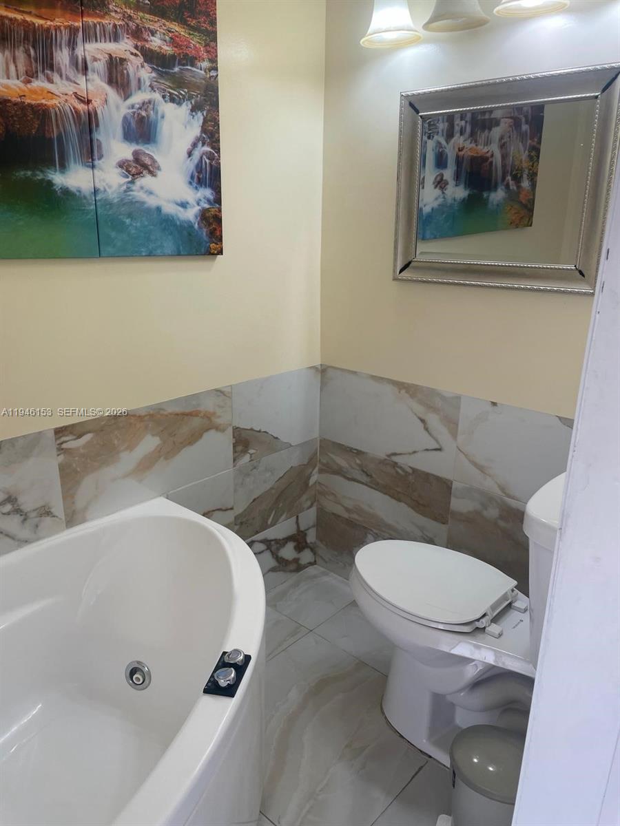 14562 Southwest 172nd Lane Miami, FL 33177 - Photo 11 of 44