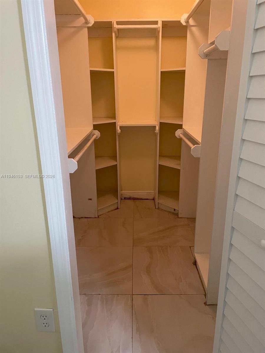 14562 Southwest 172nd Lane Miami, FL 33177 - Photo 20 of 44