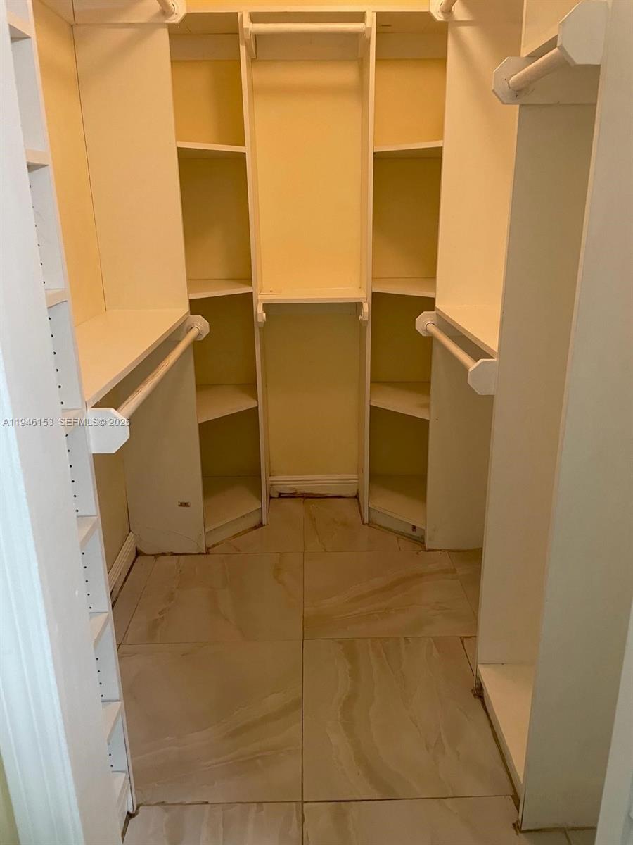 14562 Southwest 172nd Lane Miami, FL 33177 - Photo 21 of 44