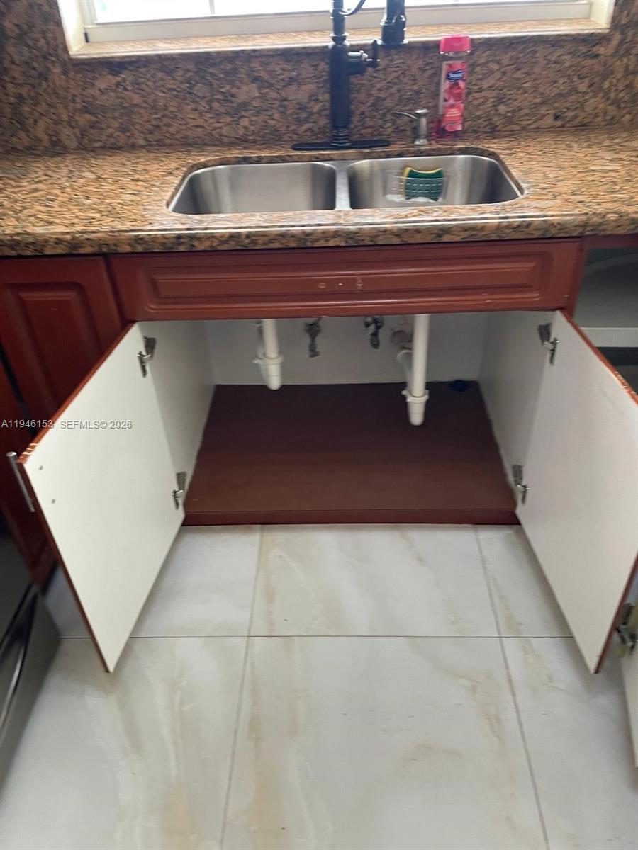 14562 Southwest 172nd Lane Miami, FL 33177 - Photo 22 of 44