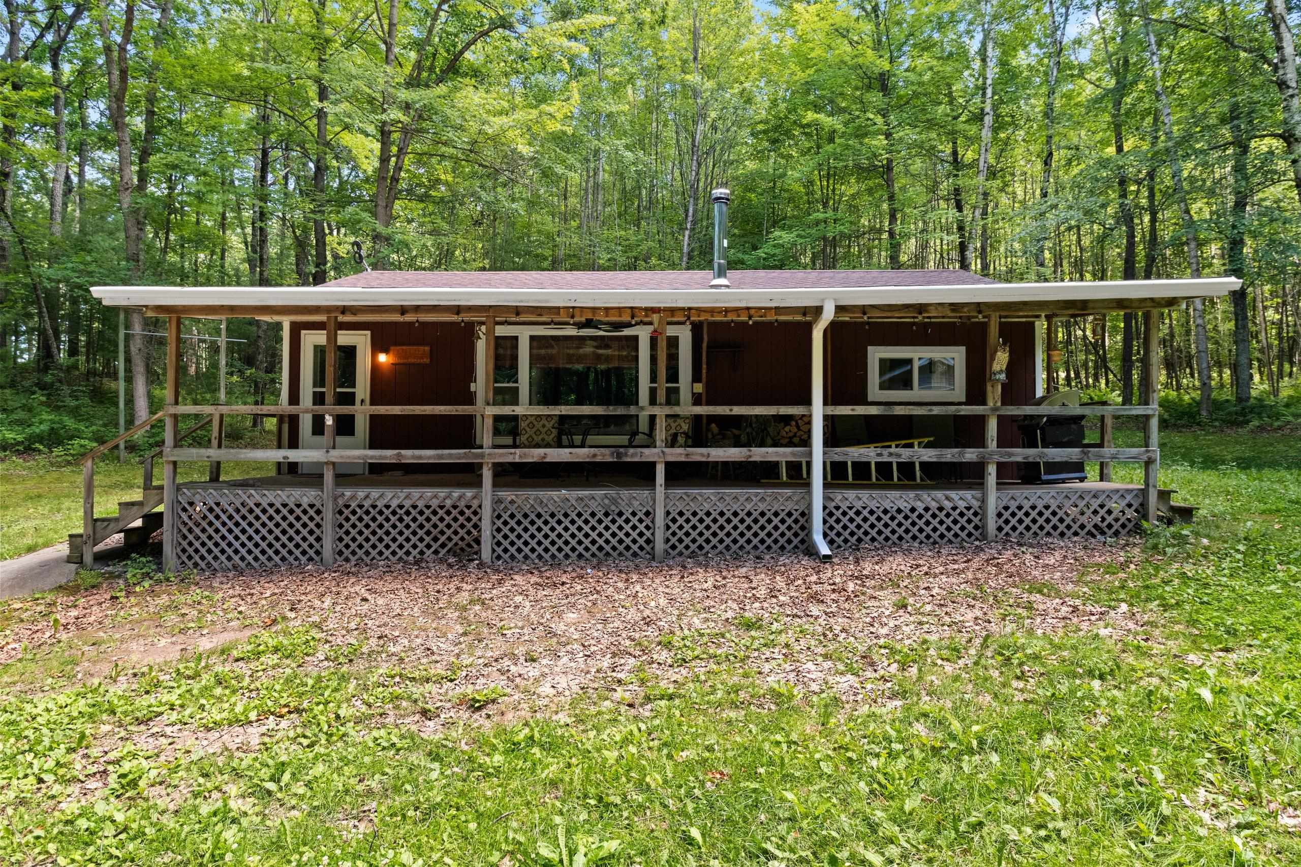 E559 Indian Valley Road Waupaca, WI 54981 - Photo 2 of 45