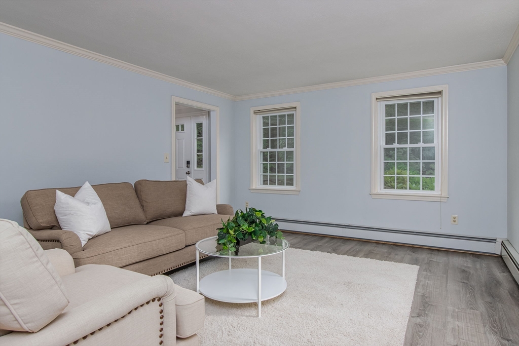 486 Old Dunstable Road Groton, MA 01450 - Photo 6 of 38