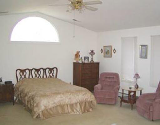1832 Deyerle Road Southwest Roanoke, VA 24018 - Photo 4 of 5 Listing Photo