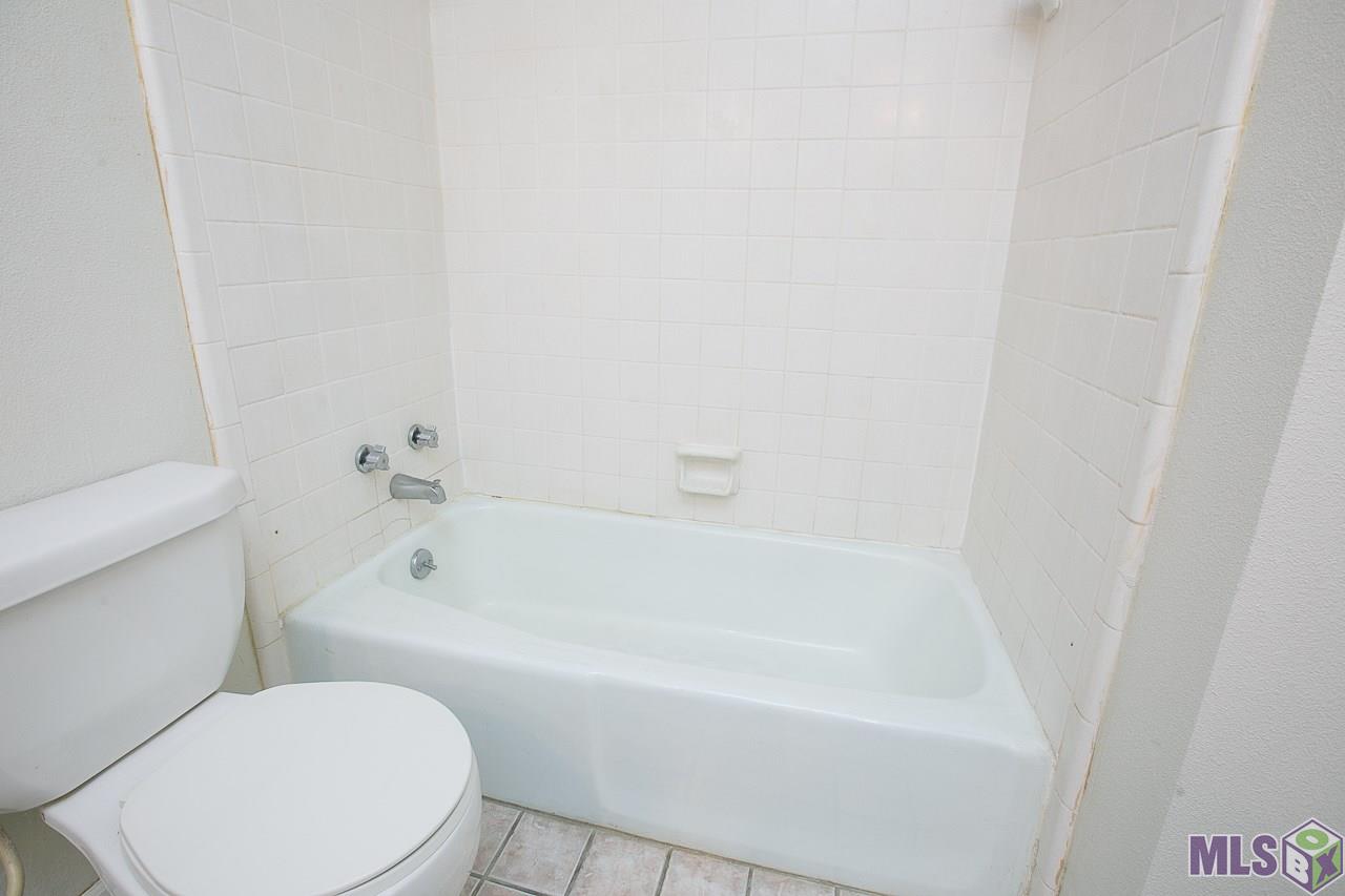 10026 Hackberry Drive Baton Rouge, LA 70809 - Photo 18 of 25 Gallery Image 18