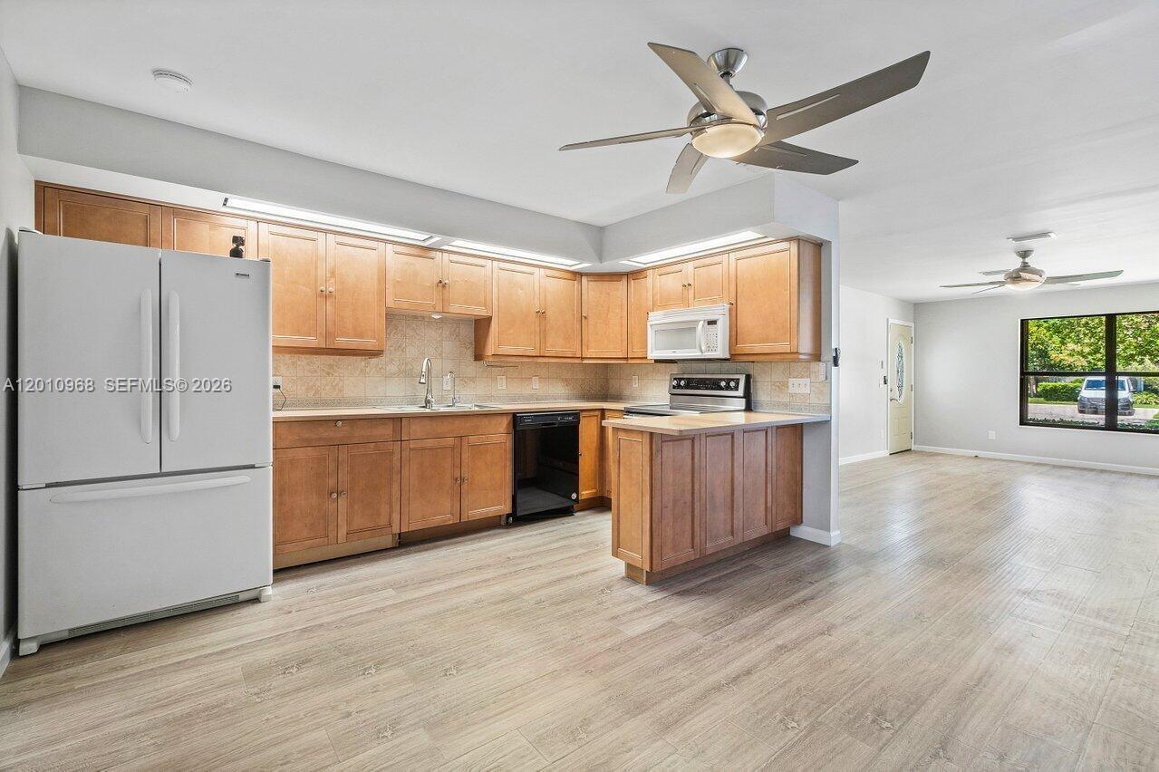 1367 Riverside Circle, Unit 1367 Wellington, FL 33414 - Photo 1 of 36