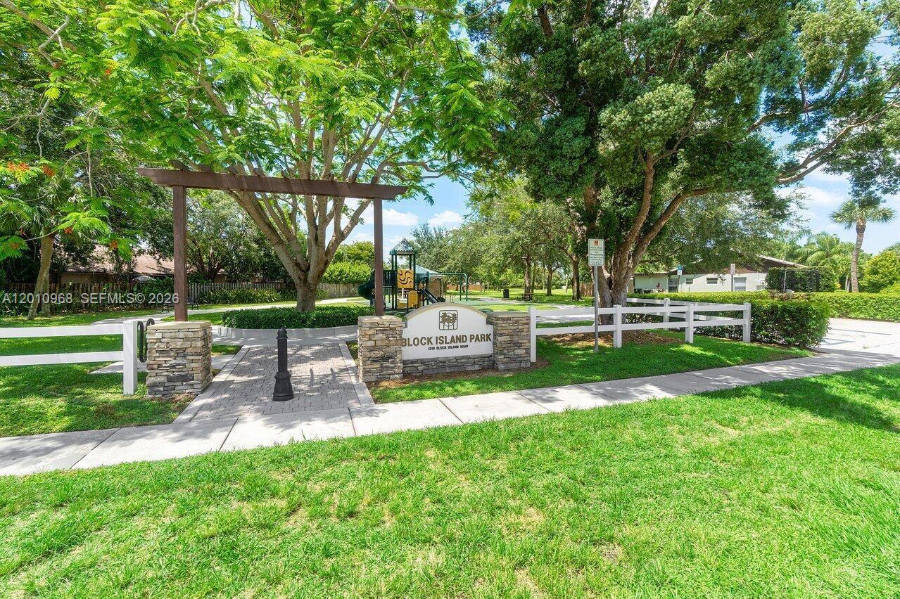 1367 Riverside Circle, Unit 1367 Wellington, FL 33414 - Photo 30 of 36