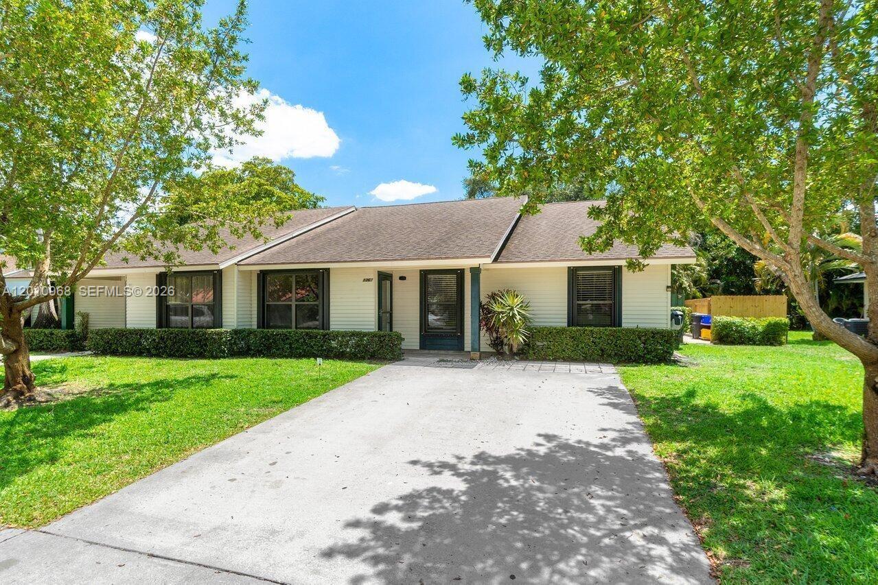 1367 Riverside Circle, Unit 1367 Wellington, FL 33414 - Photo 3 of 36
