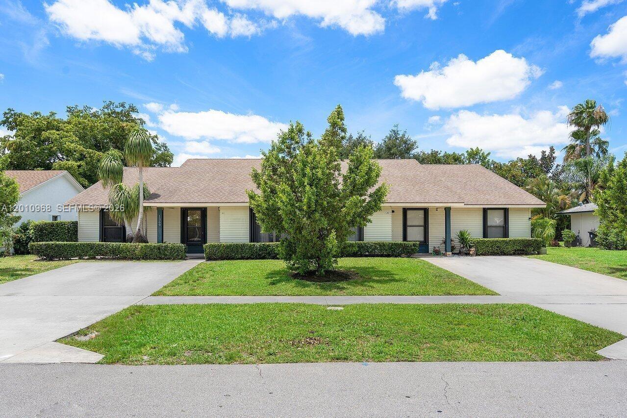 1367 Riverside Circle, Unit 1367 Wellington, FL 33414 - Photo 4 of 36