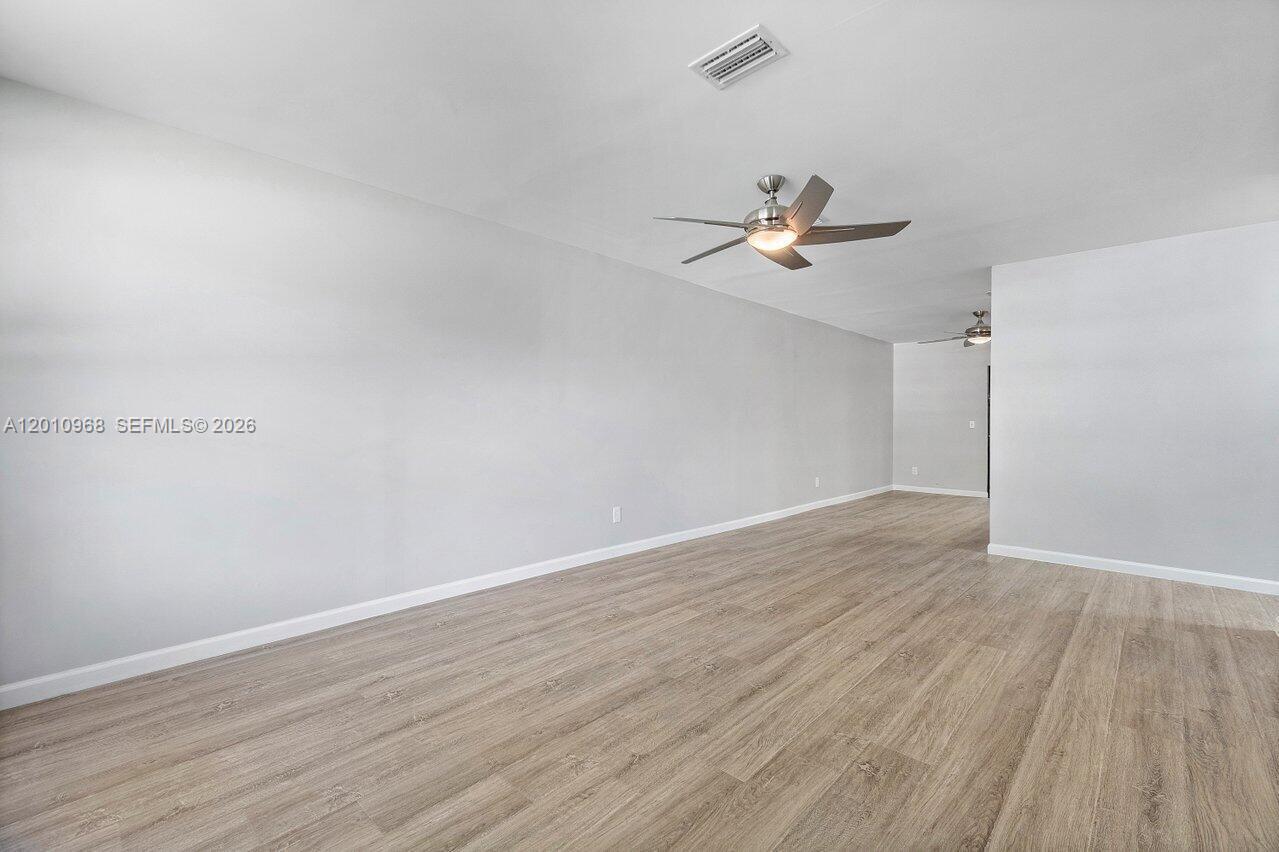 1367 Riverside Circle, Unit 1367 Wellington, FL 33414 - Photo 9 of 36