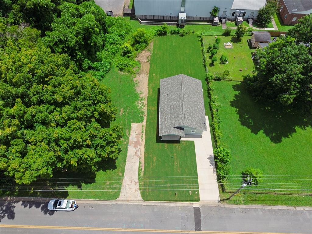 411 Hardy Avenue Southwest Rome, GA 30161 - Photo 26 of 27 an aerial view of a house having yard